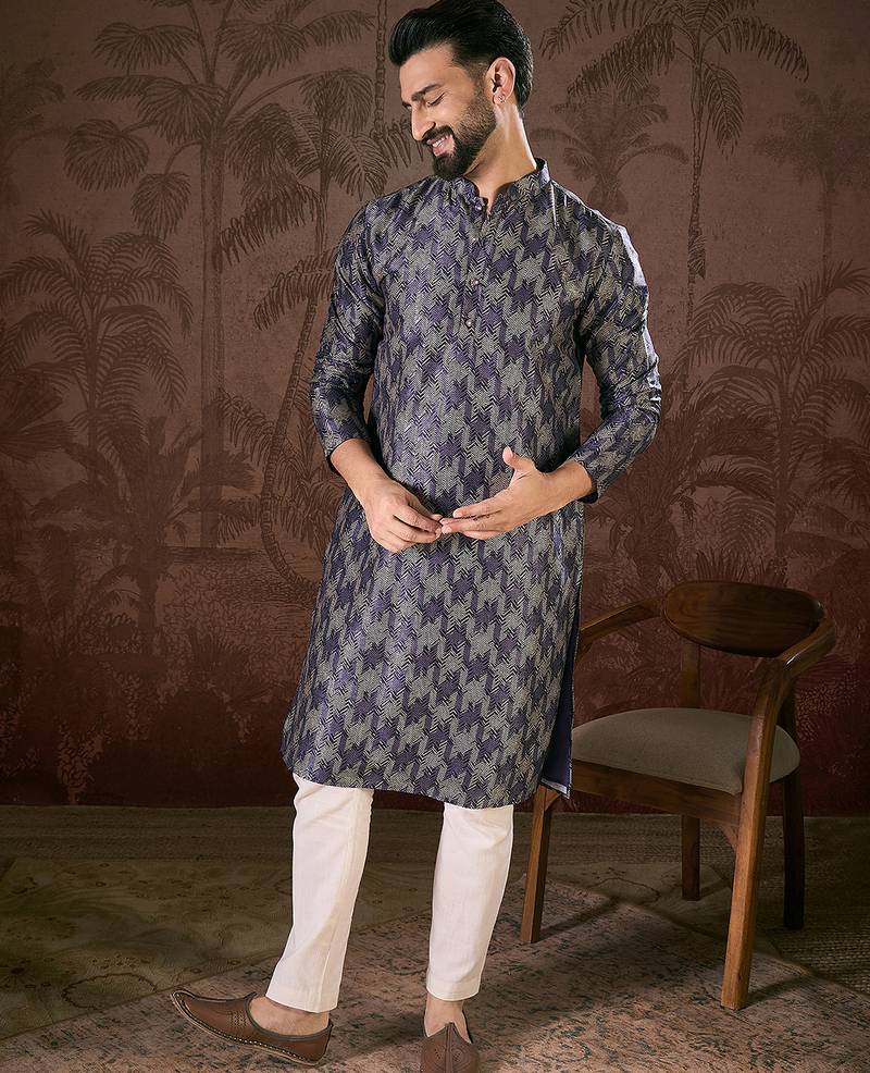 Men violet silk blend chevron printed straight kurta