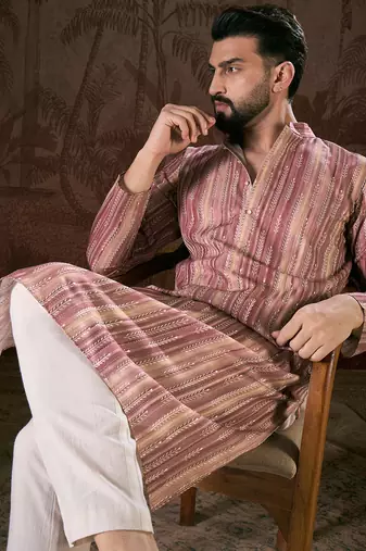Men mauve silk blend floral printed straight kurta