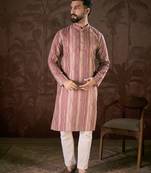 Men mauve silk blend floral printed straight kurta