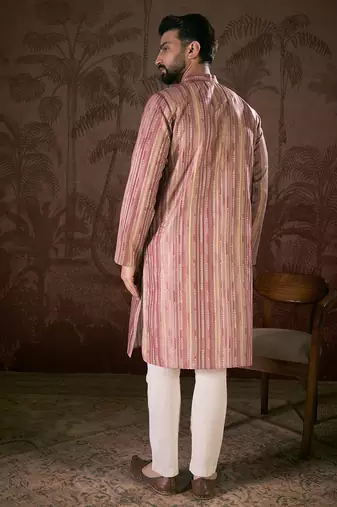 Men mauve silk blend floral printed straight kurta