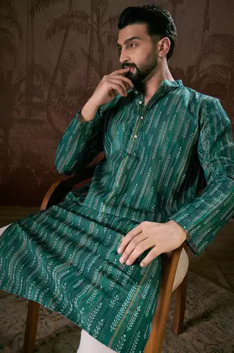 Men turquoise blue silk blend floral printed straight kurta