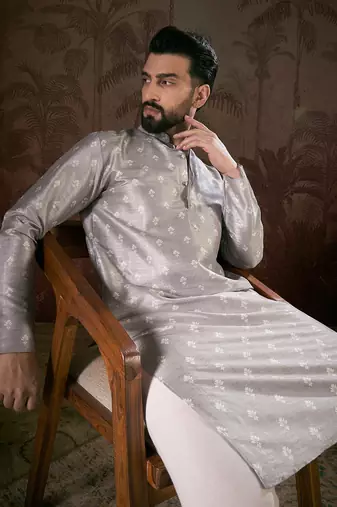 Men grey silk blend floral printed straight kurta