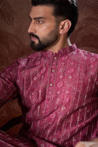 Men maroon silk blend ethnic motifs printed straight kurta