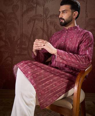 Men maroon silk blend ethnic motifs printed straight kurta 3