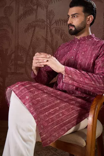 Men maroon silk blend ethnic motifs printed straight kurta