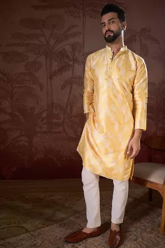 Men yellow silk blend floral printed straight kurta