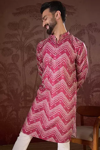 Men magenta silk blend chevron printed straight kurta