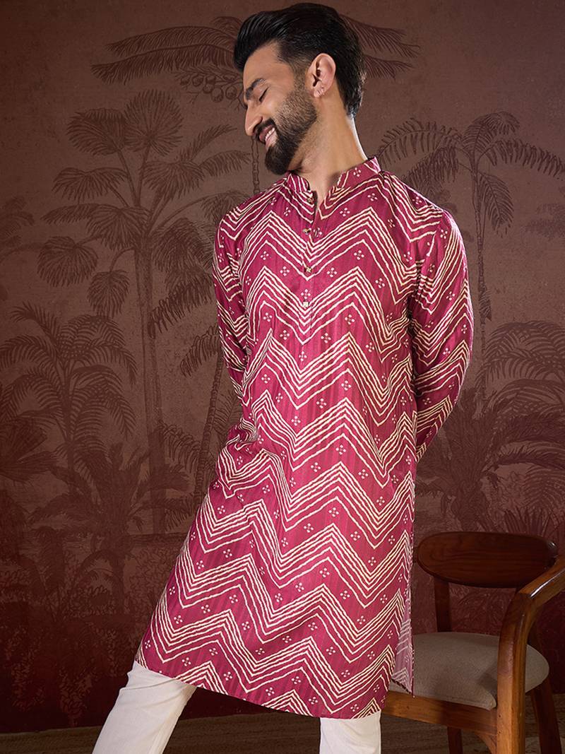 Men magenta silk blend chevron printed straight kurta