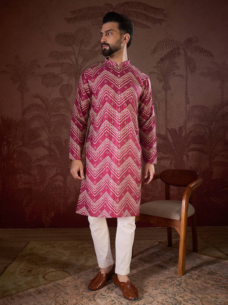 Men magenta silk blend chevron printed straight kurta