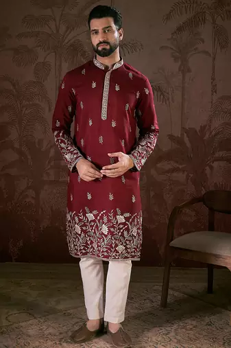 Men maroon silk blend solid embroidered straight kurta