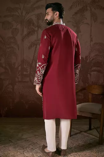 Men maroon silk blend solid embroidered straight kurta