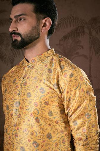 Men yellow silk blend floral printed straight kurta
