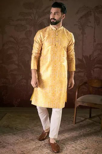 Men yellow silk blend floral printed straight kurta