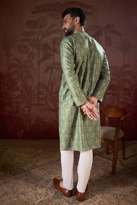 Men green silk blend ethnic motifs printed straight kurta 4