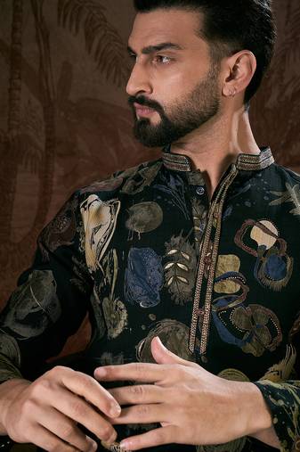 Men black silk blend floral printed straight kurta