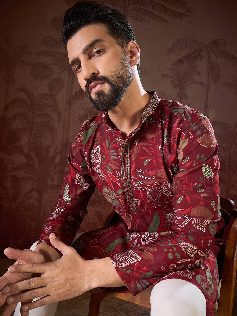 Men maroon silk blend floral printed straight kurta