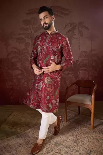 Men maroon silk blend floral printed straight kurta