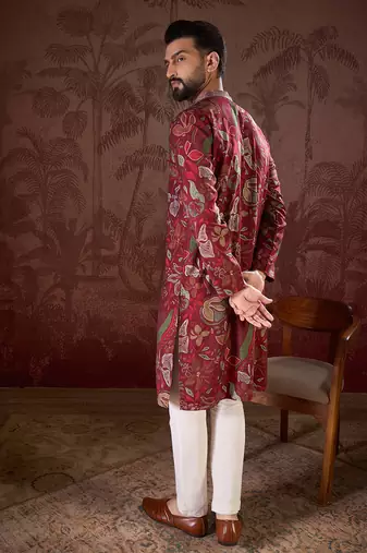 Men maroon silk blend floral printed straight kurta