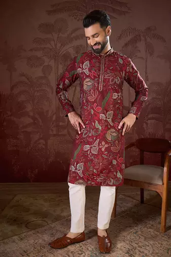 Men maroon silk blend floral printed straight kurta