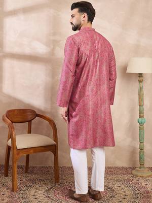 Men pink silk blend floral printed straight kurta 4