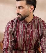 Men maroon silk blend abstract printed straight kurta