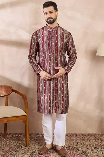 Men maroon silk blend abstract printed straight kurta