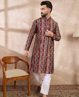 Men maroon silk blend abstract printed straight kurta 5