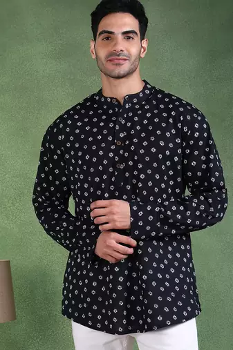 Men black cotton bandhani printed straight short kurta