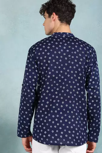 Men blue cotton bandhani printed straight short kurta