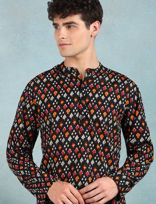 Men black cotton ikat printed straight short kurta 2