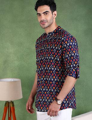 Men blue cotton geometric printed straight short kurta 3