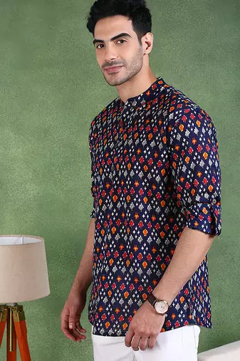 Men blue cotton geometric printed straight short kurta