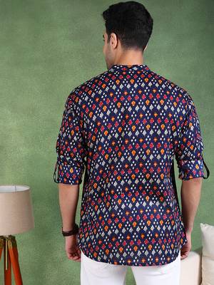 Men blue cotton geometric printed straight short kurta 4