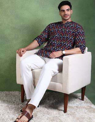Men blue cotton geometric printed straight short kurta 5