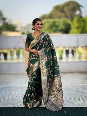 Green Color  Zari & Meenakari Weawing Border Work  Banarasi Silk Saree  1