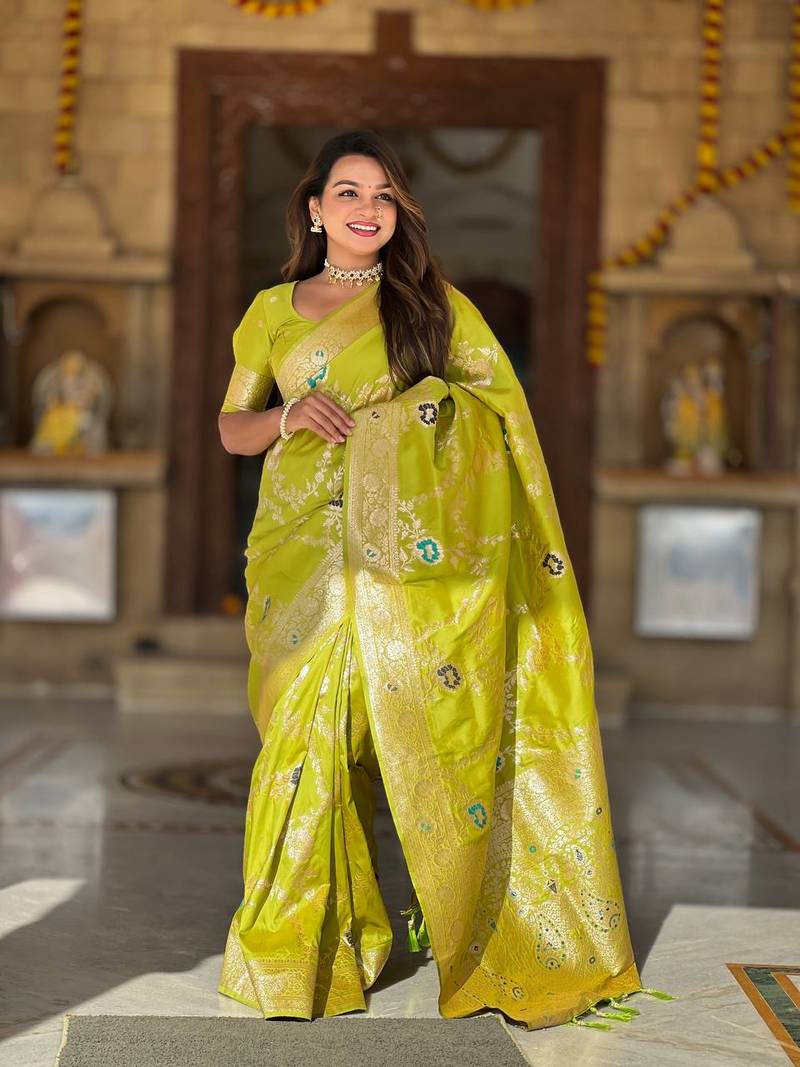 Olive Color  Zari & Meenakari Weawing Border Work  Banarasi Silk Saree 