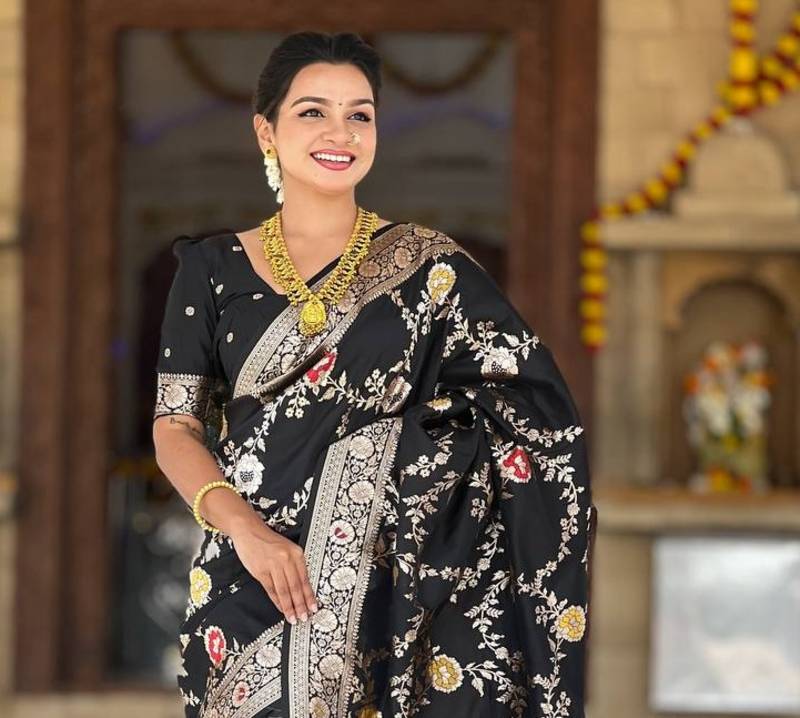 Black Color  Zari & Meenakari Weawing Border Work  Banarasi Silk Saree 