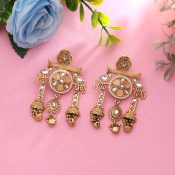 White color matte gold earrings 2