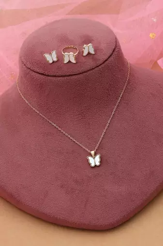 White color anti tarnish necklace set classic everyday wear