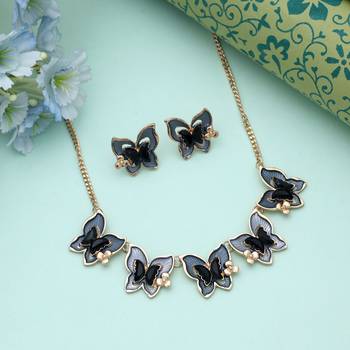 Black color butterfly design anti tarnish necklace set statement style 1