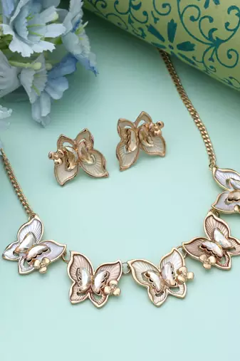 Gold color butterfly design anti tarnish necklace set elegant shine