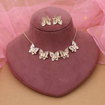 Gold color butterfly design anti tarnish necklace set elegant shine 2
