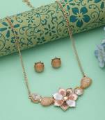 Gold color flower design anti tarnish necklace set classic floral