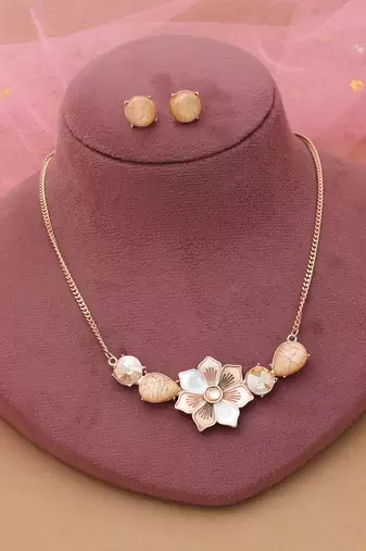 Gold color flower design anti tarnish necklace set classic floral