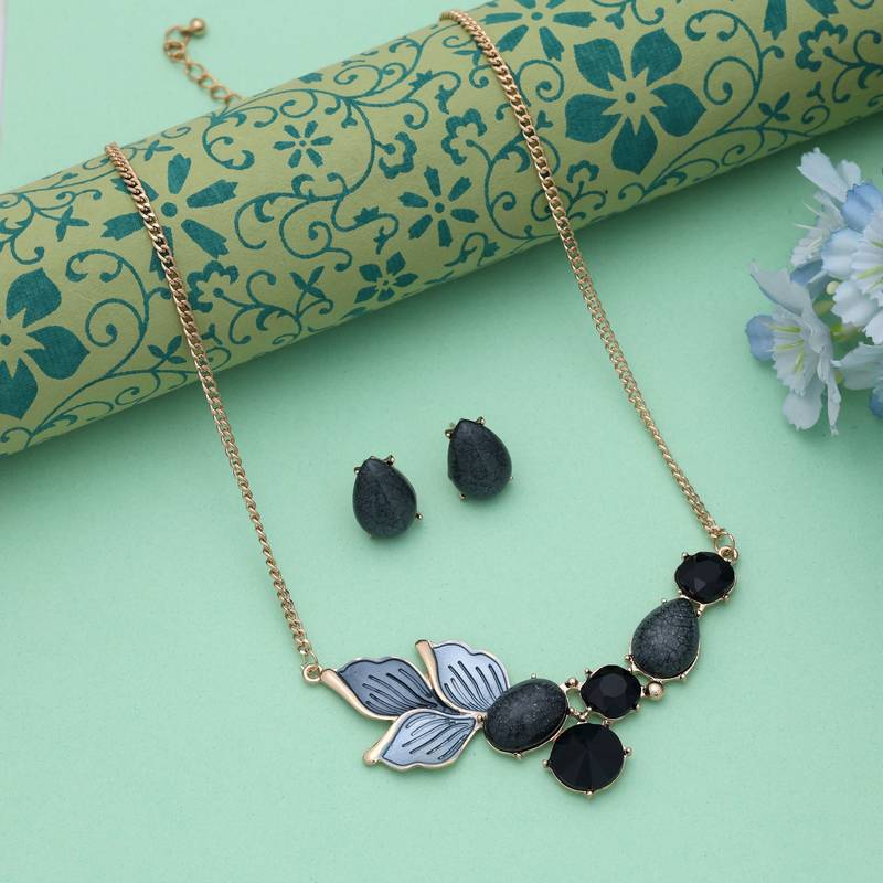 Black color anti tarnish necklace set minimal modern style