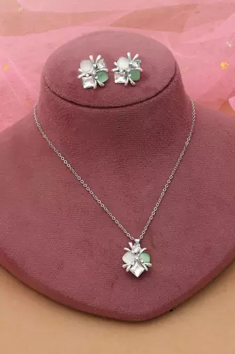 Pista green color anti tarnish necklace set ethnic style