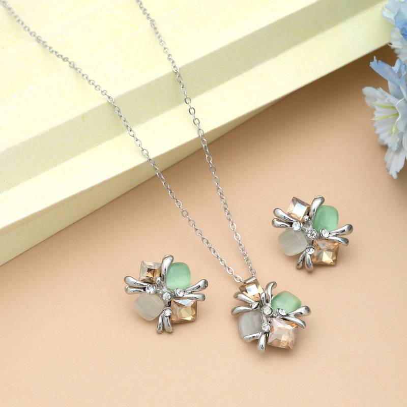 Multi color anti tarnish necklace set festive fashion