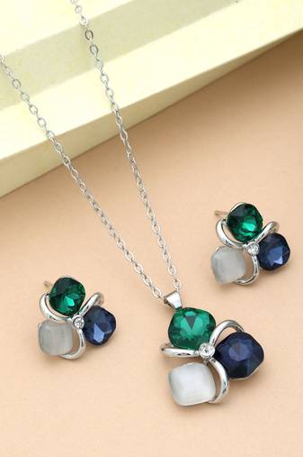 Green color anti tarnish necklace set everyday fashion
