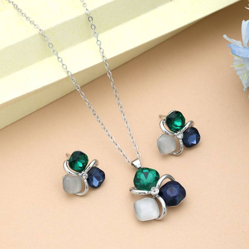 Green color anti tarnish necklace set everyday fashion