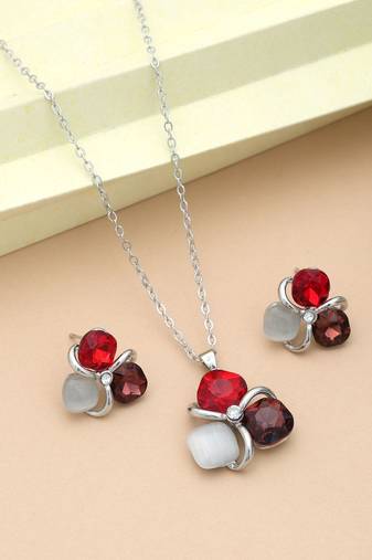Red color anti tarnish necklace set festive wedding style